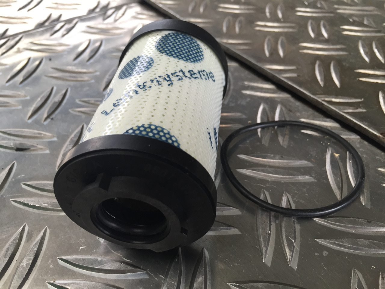 Neuwertiger MAN TGA, TGX, TGS Hydrauliköl - Filtereinsatz, Artikel - Nr. : 81.67506 - 6020 - 液压过滤器 适用于 卡车:图2 Neuwertiger MAN TGA, TGX, TGS Hydrauliköl - Filtereinsatz, Artikel - Nr. : 81.67506 - 6020 - 液压过滤器 适用于 卡车:图2