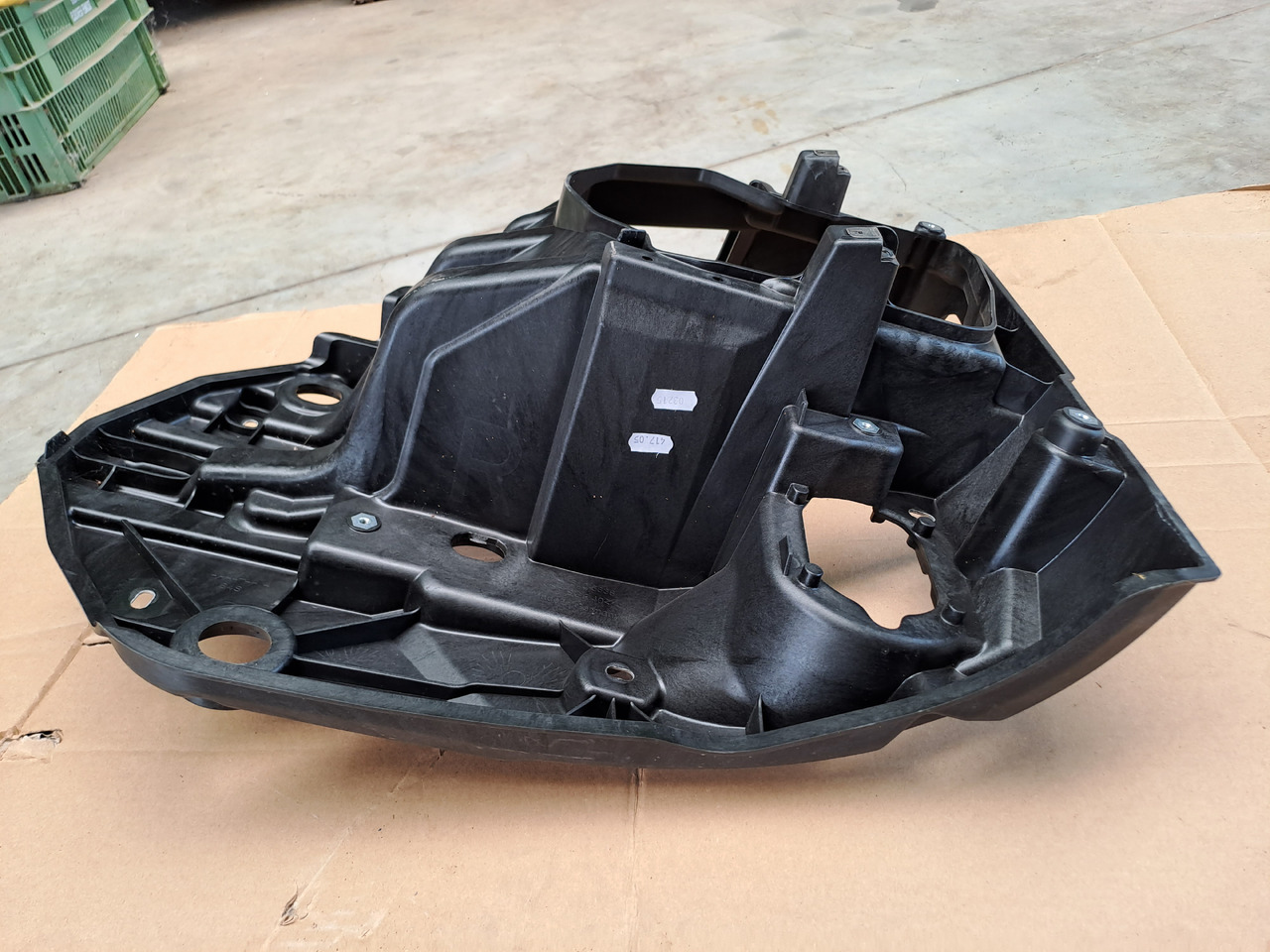 Neuwertiger Träger für Scheinwerfer MAN TG3 rechts, Artikel - Nr. : 81.41610 - 5838 / 5837 - 前照灯 适用于 卡车:图3 Neuwertiger Träger für Scheinwerfer MAN TG3 rechts, Artikel - Nr. : 81.41610 - 5838 / 5837 - 前照灯 适用于 卡车:图3