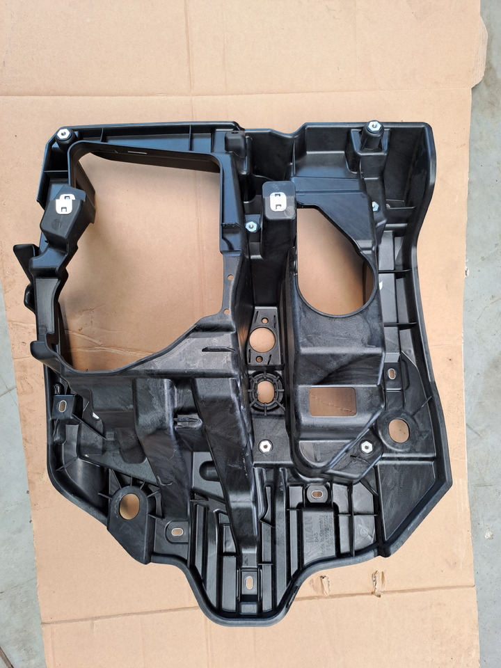 Neuwertiger Träger für Scheinwerfer MAN TG3 rechts, Artikel - Nr. : 81.41614 - 5002 / 5001 - 前照灯 适用于 卡车:图1 Neuwertiger Träger für Scheinwerfer MAN TG3 rechts, Artikel - Nr. : 81.41614 - 5002 / 5001 - 前照灯 适用于 卡车:图1