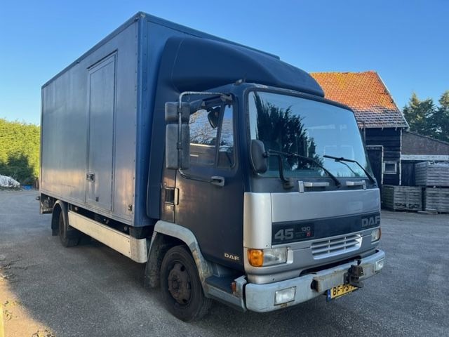 DAF DAF45 130 - 厢式卡车:图3 DAF DAF45 130 - 厢式卡车:图3