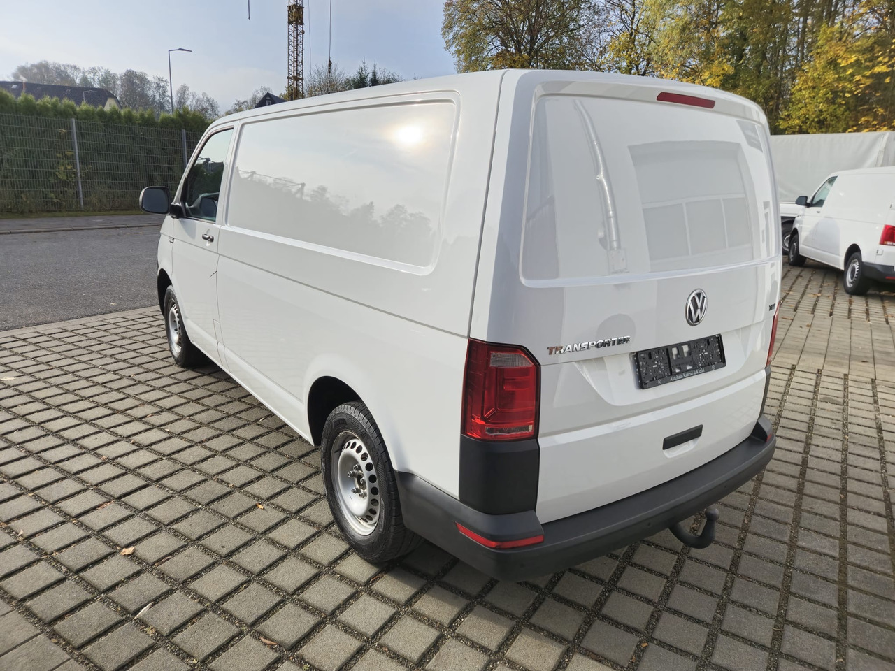 VOLKSWAGEN T6 Transporter Kasten-Kombi/AHK - 无侧窗厢式货车:图5 VOLKSWAGEN T6 Transporter Kasten-Kombi/AHK - 无侧窗厢式货车:图5
