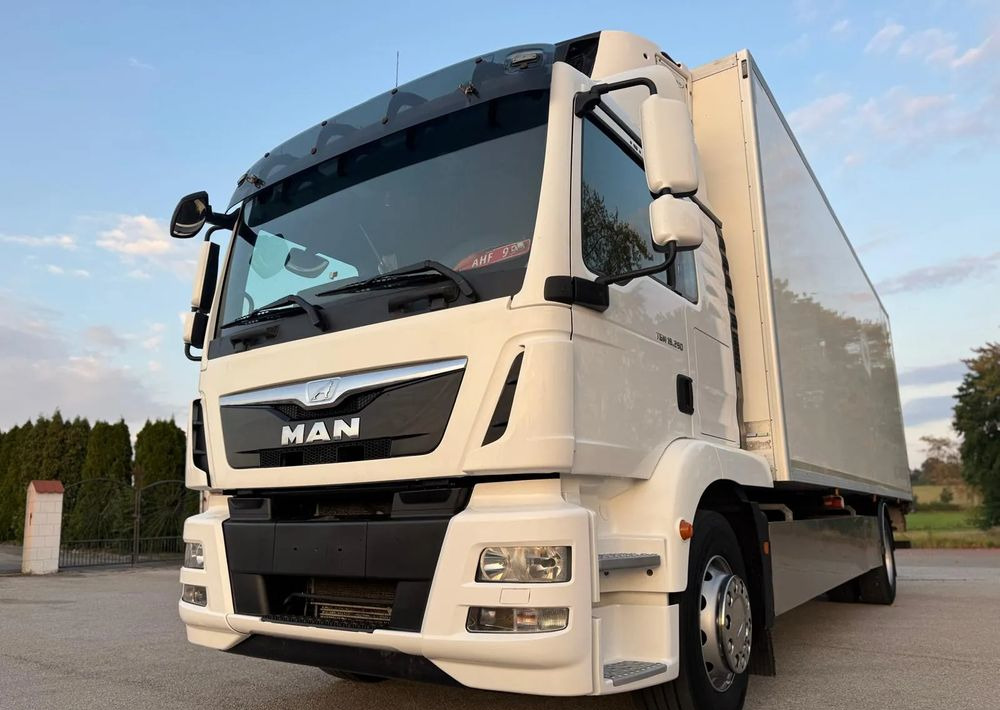 MAN TGM18.290 4x2 ACC/ CHłODNIA Z WINDĄ /CARRIER 850MT /SYPIALKA / EURO6/ASO - 冷藏车:图1 MAN TGM18.290 4x2 ACC/ CHłODNIA Z WINDĄ /CARRIER 850MT /SYPIALKA / EURO6/ASO - 冷藏车:图1