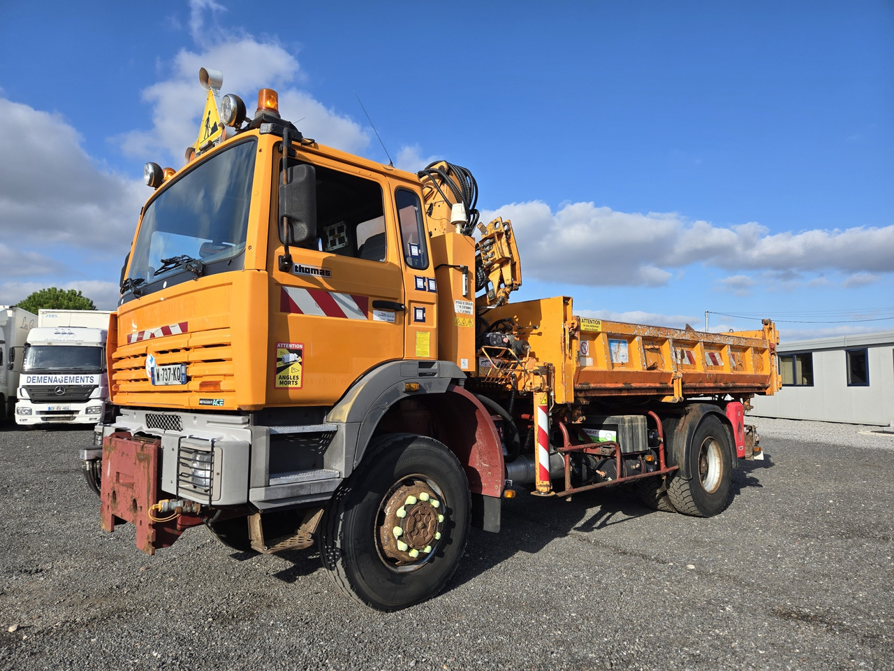 Renault G250 4x4 - 翻斗车, 起重车:图2 Renault G250 4x4 - 翻斗车, 起重车:图2