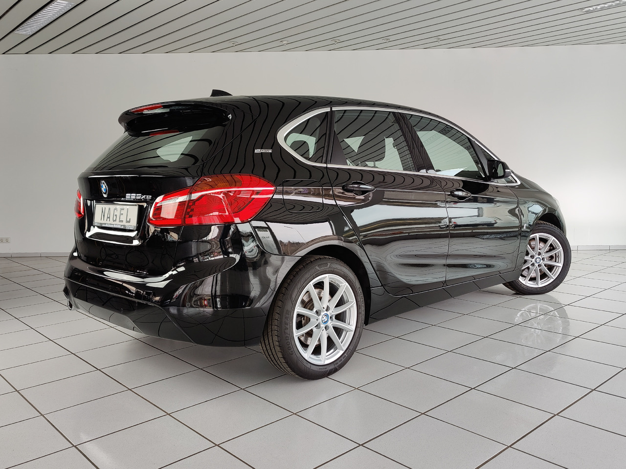 BMW 225 xe ActiveTourer iPerf. Advantage*Navi*SHZ* Hybrid 165kW - 轿车:图4 BMW 225 xe ActiveTourer iPerf. Advantage*Navi*SHZ* Hybrid 165kW - 轿车:图4