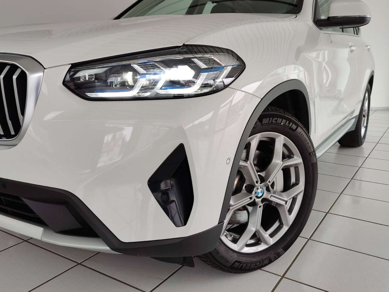 BMW X3 xDrive 30 i Live-Cockpit DAB Leder HiFi Headup - 越野车:图2 BMW X3 xDrive 30 i Live-Cockpit DAB Leder HiFi Headup - 越野车:图2