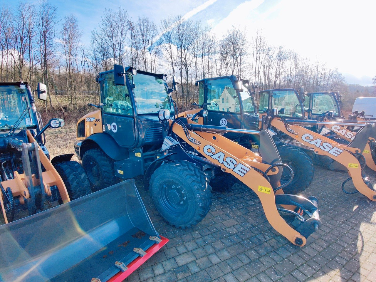 Case 321F STD XR Radlader Deluxe-Kabine XR Kabine Klima Heizung Multifunktionsjoystick - 轮式装载机:图1 Case 321F STD XR Radlader Deluxe-Kabine XR Kabine Klima Heizung Multifunktionsjoystick - 轮式装载机:图1