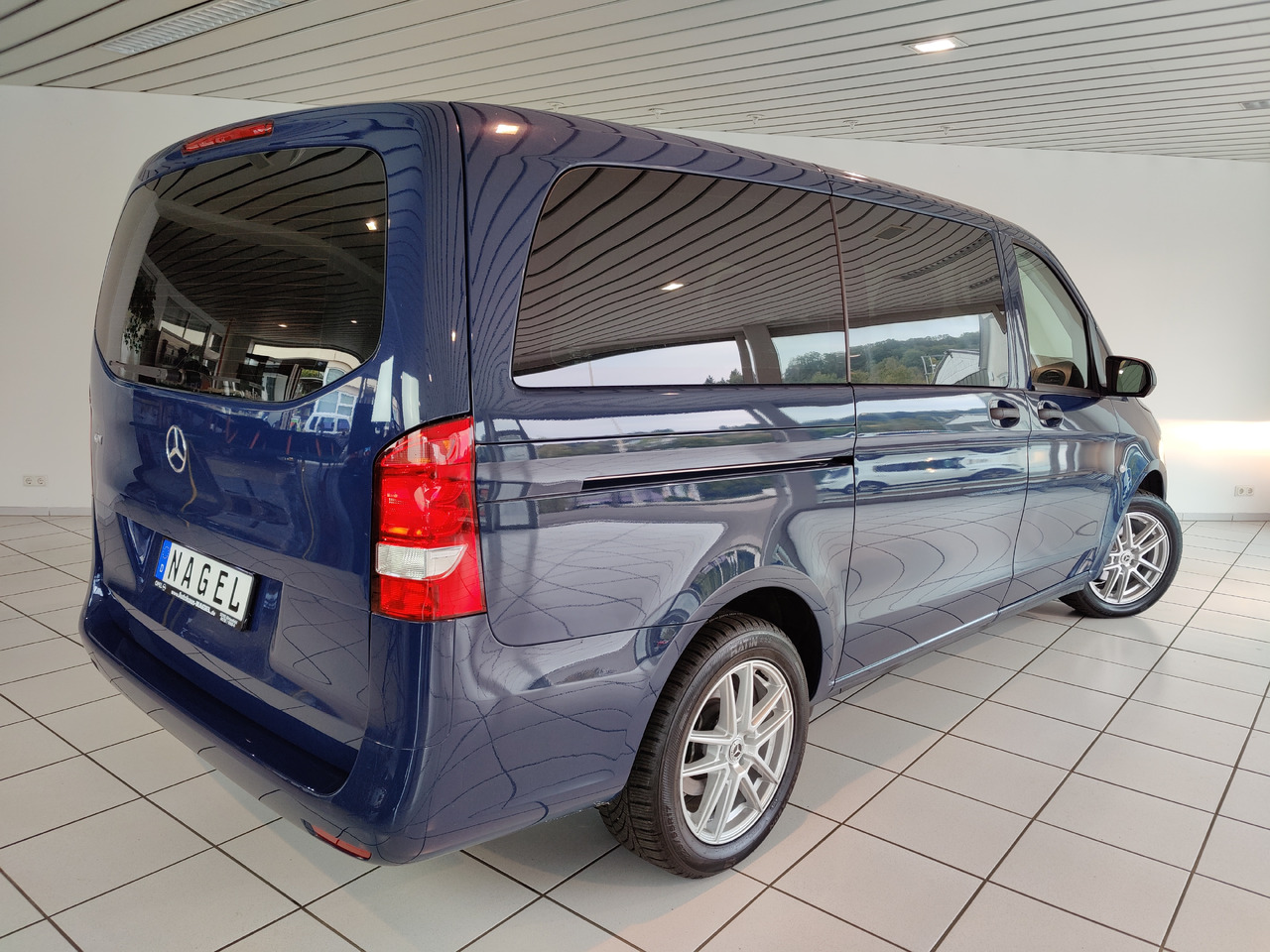 Mercedes-Benz Vito Tourer 114 CDI Pro lang 8-Sitzer Navi - 旅行车:图4 Mercedes-Benz Vito Tourer 114 CDI Pro lang 8-Sitzer Navi - 旅行车:图4