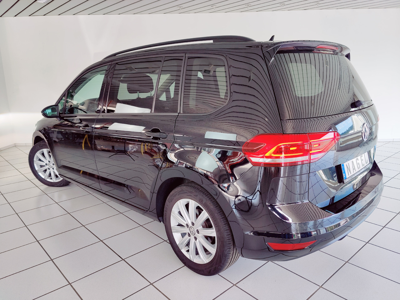 Volkswagen Touran Highline BMT/Start-Stopp Navi Licht RüKam - 汽车:图4 Volkswagen Touran Highline BMT/Start-Stopp Navi Licht RüKam - 汽车:图4