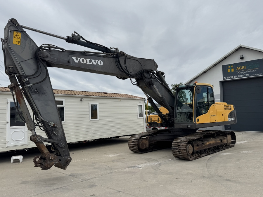 VOLVO EC 240 CNL - 履带式挖掘机:图1 VOLVO EC 240 CNL - 履带式挖掘机:图1