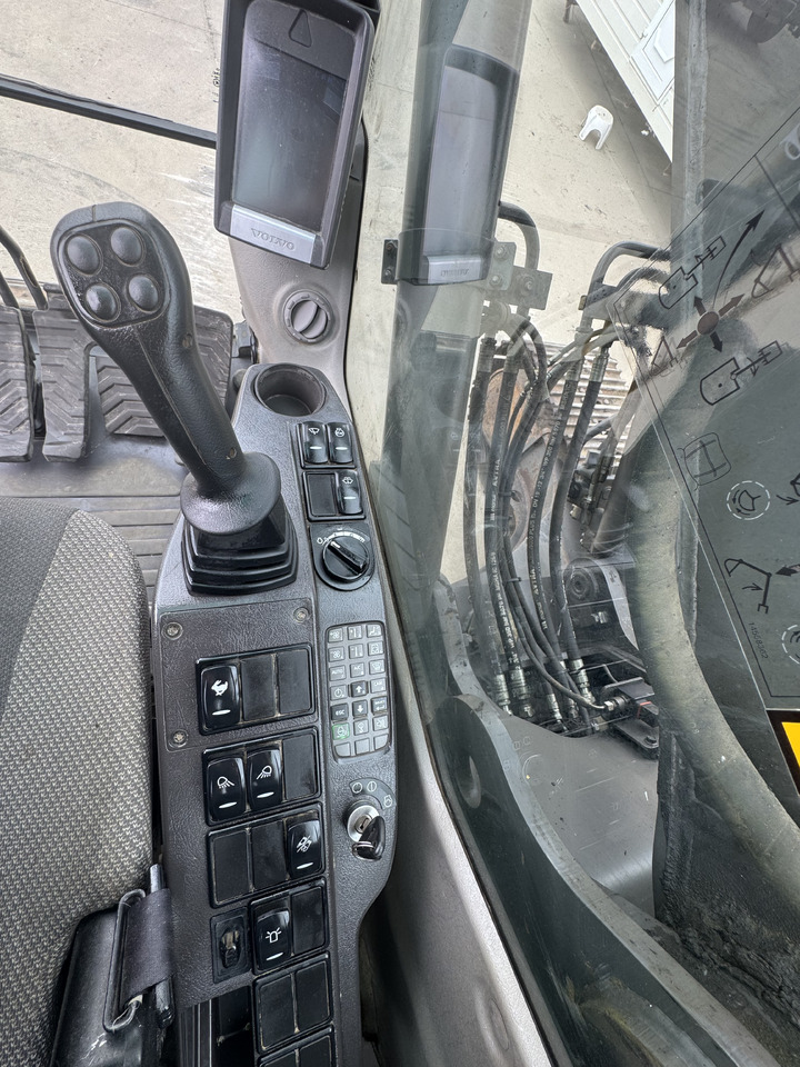 VOLVO EC 240 CNL - 履带式挖掘机:图4 VOLVO EC 240 CNL - 履带式挖掘机:图4