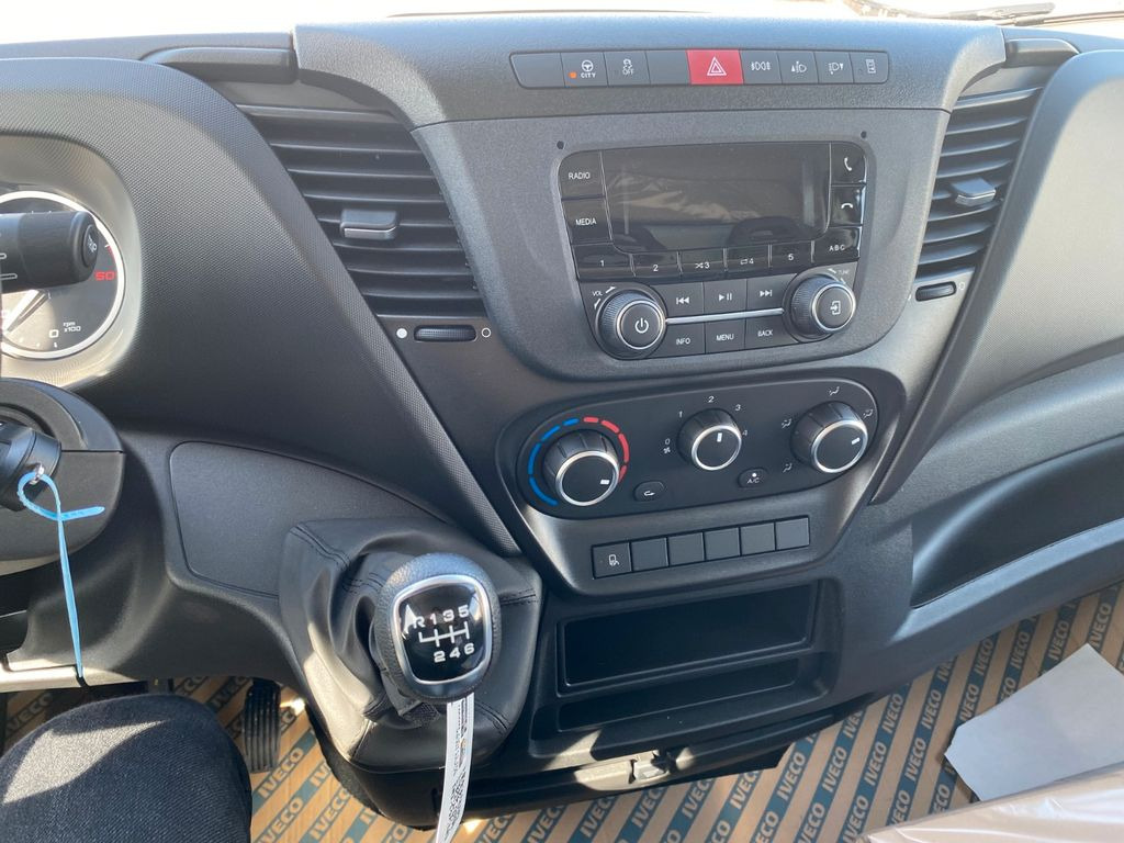 Iveco Daily Koffer mit LBW SOFORT Euro6E Iveco Daily Koffer mit LBW SOFORT Euro6E - 厢式货车:图3 Iveco Daily Koffer mit LBW SOFORT Euro6E Iveco Daily Koffer mit LBW SOFORT Euro6E - 厢式货车:图3