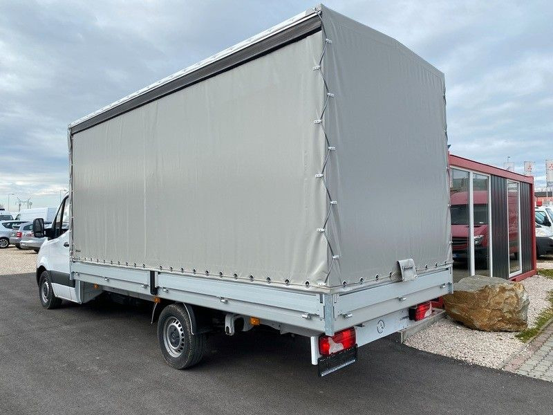 Mercedes-Benz Sprinter 317 PRITSCHE+PLANE - 侧帘货车:图3 Mercedes-Benz Sprinter 317 PRITSCHE+PLANE - 侧帘货车:图3