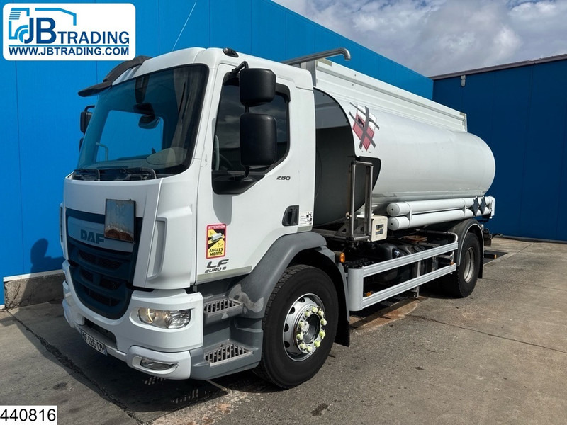 DAF LF 280 EURO 6, Manual, 13,390 litres, 5 Comp. - 罐车:图1 DAF LF 280 EURO 6, Manual, 13,390 litres, 5 Comp. - 罐车:图1