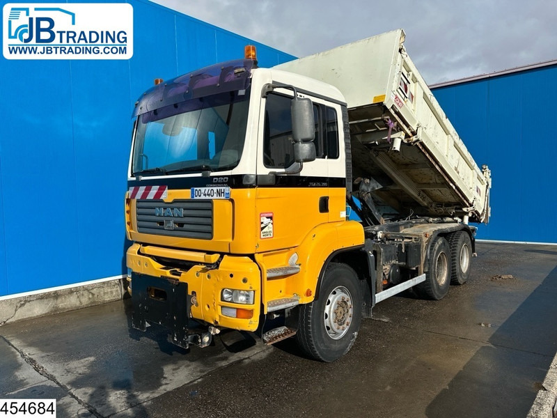 MAN TGA 26 390 6x4, Manual, Steel suspension - 翻斗车:图1 MAN TGA 26 390 6x4, Manual, Steel suspension - 翻斗车:图1