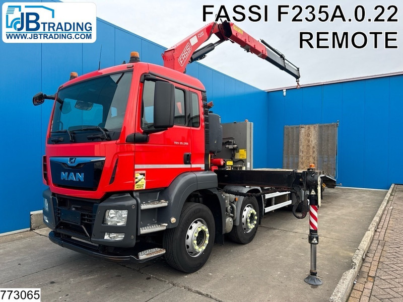 MAN TGS 35 360 8x2, EURO 6, Fassi, Remote - 栏板式/ 平板卡车, 起重车:图1 MAN TGS 35 360 8x2, EURO 6, Fassi, Remote - 栏板式/ 平板卡车, 起重车:图1