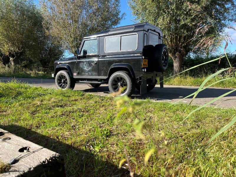 Land Rover Defender X tech with black pack - 汽车:图1 Land Rover Defender X tech with black pack - 汽车:图1