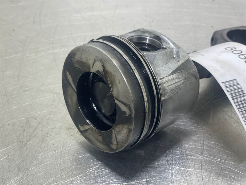 Deutz TD2011L04I - Piston/Kolben/Zuiger - 发动机 适用于 建筑机械:图2 Deutz TD2011L04I - Piston/Kolben/Zuiger - 发动机 适用于 建筑机械:图2