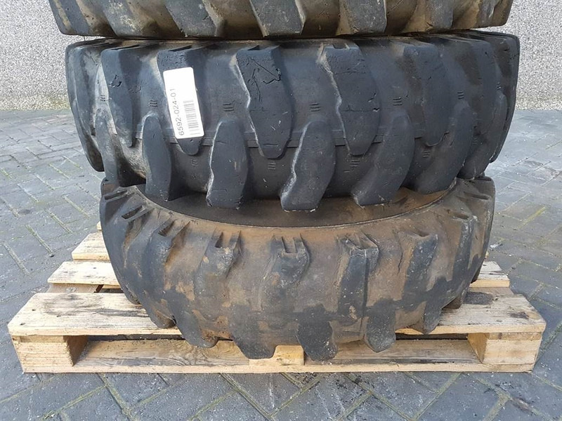 Furukawa W725LS-10.00-20-Tire/Reifen/Band - 车轮/ 轮胎 适用于 建筑机械:图2 Furukawa W725LS-10.00-20-Tire/Reifen/Band - 车轮/ 轮胎 适用于 建筑机械:图2