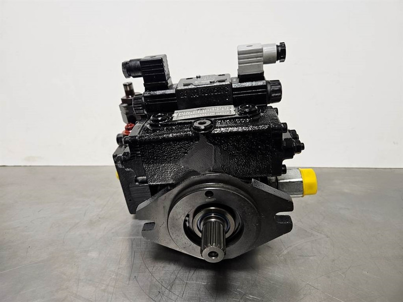 Giant 451T-Bondioli& Pavesi M4PV28-28-Drive pump/Rijpomp - 液压系统 适用于 建筑机械:图2 Giant 451T-Bondioli& Pavesi M4PV28-28-Drive pump/Rijpomp - 液压系统 适用于 建筑机械:图2