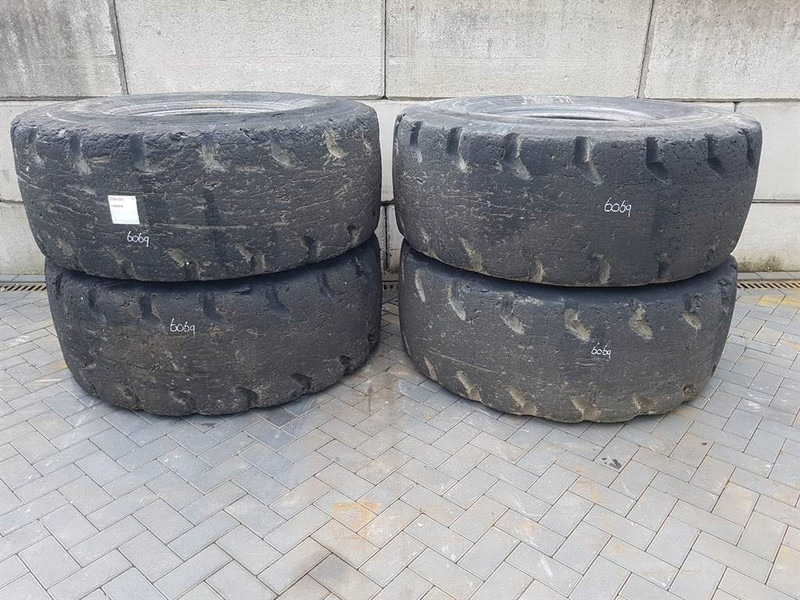 Goodyear 23.5-25 - Tyre/Reifen/Band - 轮胎 适用于 建筑机械:图1 Goodyear 23.5-25 - Tyre/Reifen/Band - 轮胎 适用于 建筑机械:图1