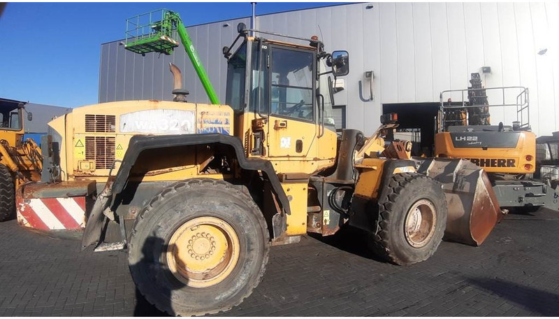 Komatsu WA 320 - 5H (For parts) - 轮式装载机:图3 Komatsu WA 320 - 5H (For parts) - 轮式装载机:图3
