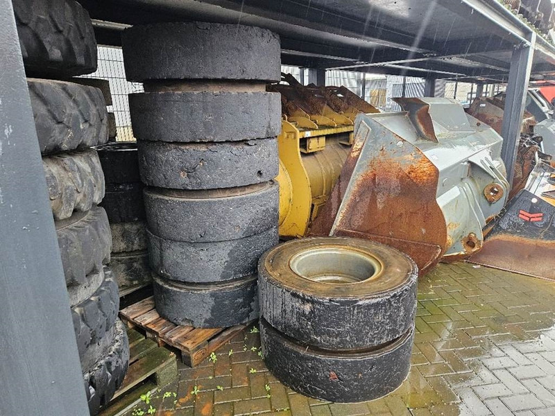 Liebherr 12.00-20 SOLID - Tire/Reifen/Band - 车轮/ 轮胎 适用于 建筑机械:图1 Liebherr 12.00-20 SOLID - Tire/Reifen/Band - 车轮/ 轮胎 适用于 建筑机械:图1