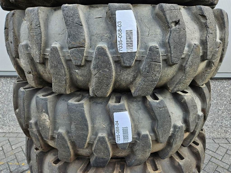Liebherr A924B-Athletik 10.00-20-Tire/Reifen/Band - 车轮/ 轮胎 适用于 建筑机械:图4 Liebherr A924B-Athletik 10.00-20-Tire/Reifen/Band - 车轮/ 轮胎 适用于 建筑机械:图4