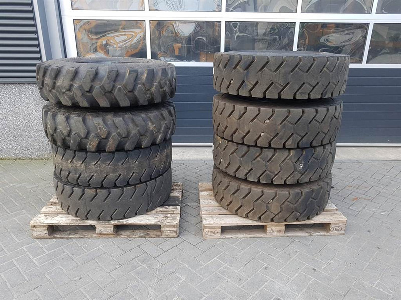 Liebherr LH24M-Michelin 11.00R20-Tyre/Reifen/Band - 车轮/ 轮胎 适用于 建筑机械:图1 Liebherr LH24M-Michelin 11.00R20-Tyre/Reifen/Band - 车轮/ 轮胎 适用于 建筑机械:图1