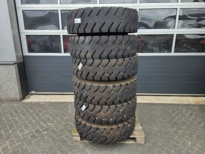 Liebherr LH24M-Michelin 11.00R20-Tyre/Reifen/Band - 车轮/ 轮胎 适用于 建筑机械:图1 Liebherr LH24M-Michelin 11.00R20-Tyre/Reifen/Band - 车轮/ 轮胎 适用于 建筑机械:图1