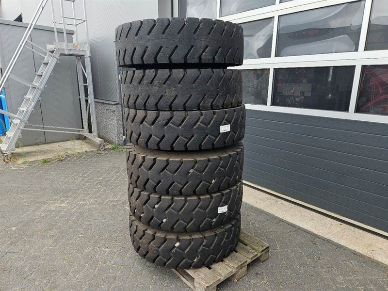 Liebherr LH24M-Michelin 11.00R20-Tyre/Reifen/Band - 车轮/ 轮胎 适用于 建筑机械:图2 Liebherr LH24M-Michelin 11.00R20-Tyre/Reifen/Band - 车轮/ 轮胎 适用于 建筑机械:图2
