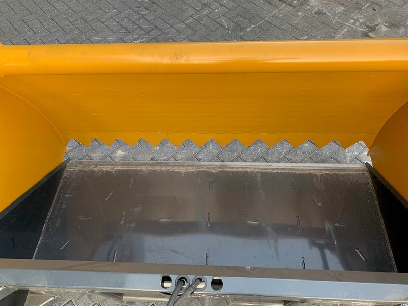 MAMMUT SB 195 M - Silage cutter/Silageschneider - 筒仓设备:图5 MAMMUT SB 195 M - Silage cutter/Silageschneider - 筒仓设备:图5