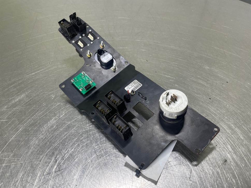 Mecalac 12MTX-3834673/3833717-Dashboard/Console/Konsole - 驾驶室和内部 适用于 建筑机械:图4 Mecalac 12MTX-3834673/3833717-Dashboard/Console/Konsole - 驾驶室和内部 适用于 建筑机械:图4