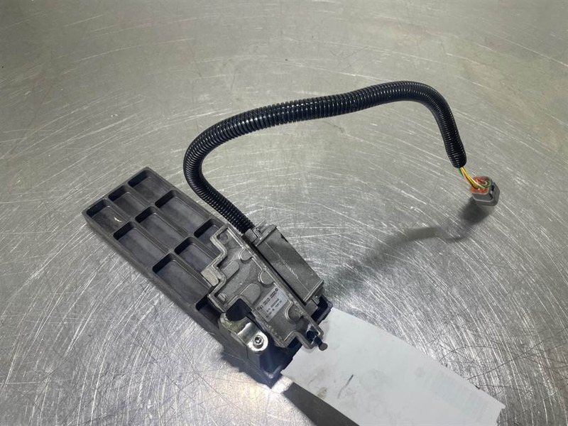 Mecalac 12MTX-5270656-Gas pedal - 驾驶室和内部 适用于 建筑机械:图5 Mecalac 12MTX-5270656-Gas pedal - 驾驶室和内部 适用于 建筑机械:图5