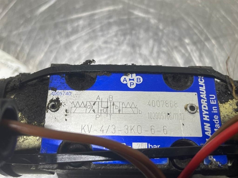 New Holland KV-4/3-3KO-6-6 - 液压系统 适用于 建筑机械:图5 New Holland KV-4/3-3KO-6-6 - 液压系统 适用于 建筑机械:图5