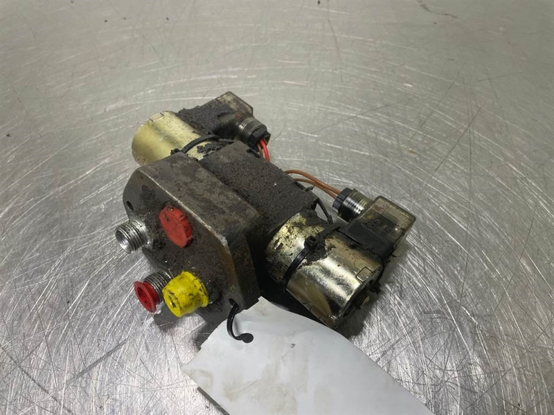 New Holland KV-4/3-3KO-6-6 - 液压系统 适用于 建筑机械:图3 New Holland KV-4/3-3KO-6-6 - 液压系统 适用于 建筑机械:图3