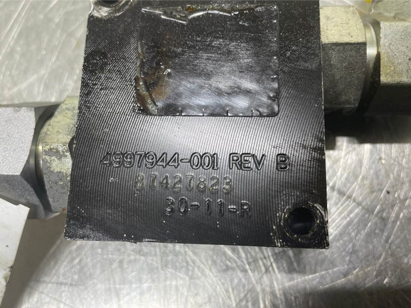 New Holland W110C-Eaton 4997944-001-Valve/Ventile/Ventiel - 液压系统 适用于 建筑机械:图4 New Holland W110C-Eaton 4997944-001-Valve/Ventile/Ventiel - 液压系统 适用于 建筑机械:图4