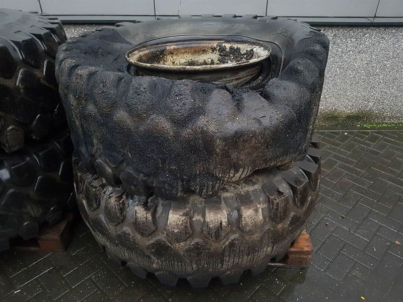 Terex TL210-Solideal 20.5-25-Tire/Reifen/Band - 车轮/ 轮胎 适用于 建筑机械:图3 Terex TL210-Solideal 20.5-25-Tire/Reifen/Band - 车轮/ 轮胎 适用于 建筑机械:图3
