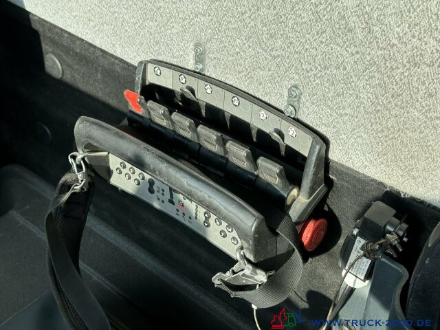MAN TGM 18.250 Kran Hiab 099 gefaltet am Heck 1.Hand - 起重车, 栏板式/ 平板卡车:图2 MAN TGM 18.250 Kran Hiab 099 gefaltet am Heck 1.Hand - 起重车, 栏板式/ 平板卡车:图2