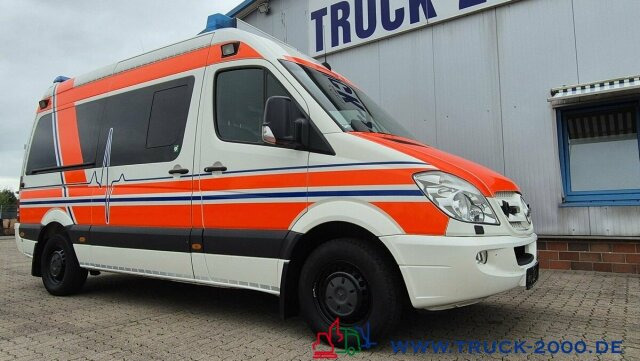 Mercedes-Benz 316 KTW Rollstuhl Tragetisch Automatik Tempomat - 救护车:图1 Mercedes-Benz 316 KTW Rollstuhl Tragetisch Automatik Tempomat - 救护车:图1