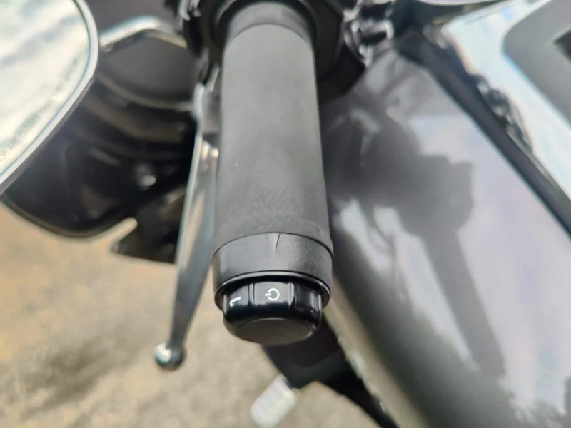 Harley-Davidson Electra Glide Ultra Limited 103" - 摩托车:图4 Harley-Davidson Electra Glide Ultra Limited 103" - 摩托车:图4