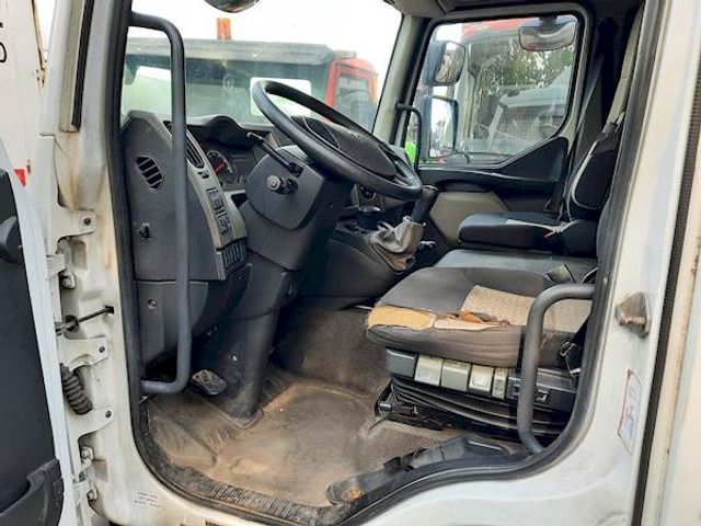 Renault MIDLUM 220 - 驾驶室底盘卡车:图3 Renault MIDLUM 220 - 驾驶室底盘卡车:图3