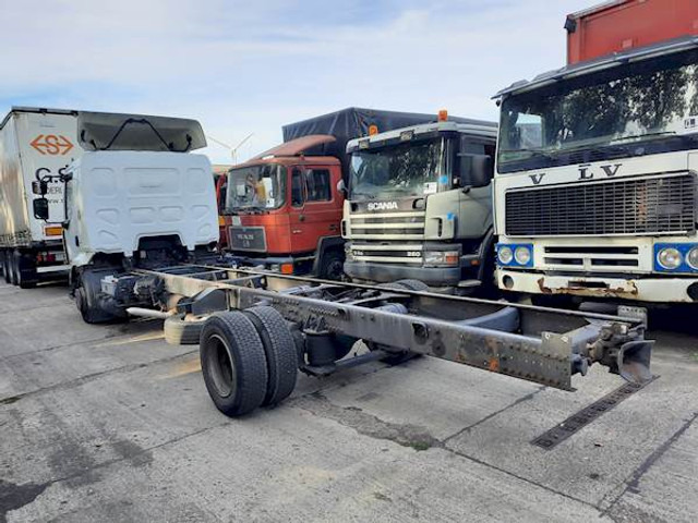 Renault MIDLUM 220 - 驾驶室底盘卡车:图2 Renault MIDLUM 220 - 驾驶室底盘卡车:图2