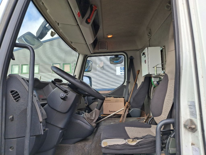 Renault MIDLUM 280DXI - 罐车:图4 Renault MIDLUM 280DXI - 罐车:图4