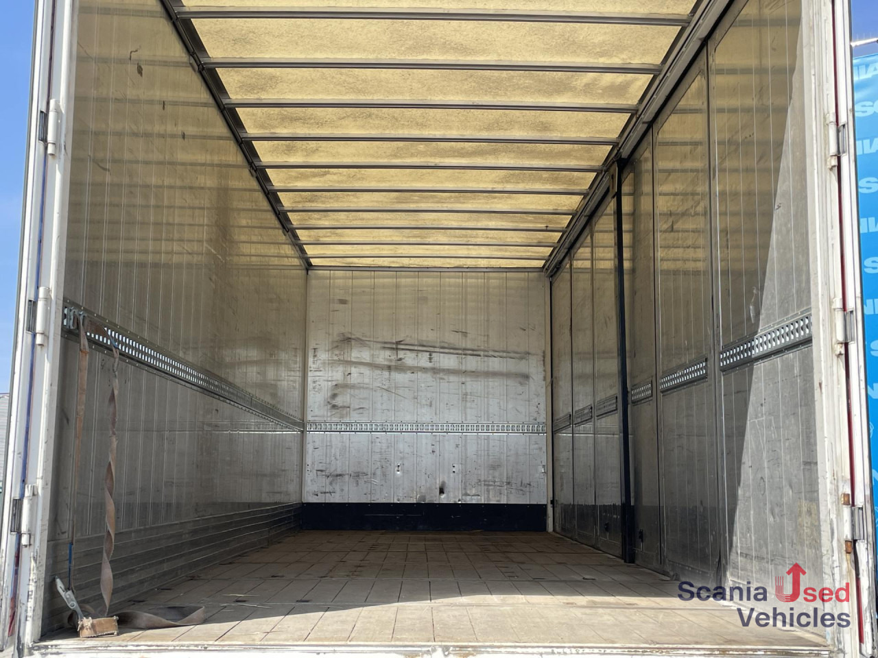 SCANIA P 250 DB4x2MNB SIDE DOORS FULL AIR 250X246X250CM - 厢式卡车:图2 SCANIA P 250 DB4x2MNB SIDE DOORS FULL AIR 250X246X250CM - 厢式卡车:图2
