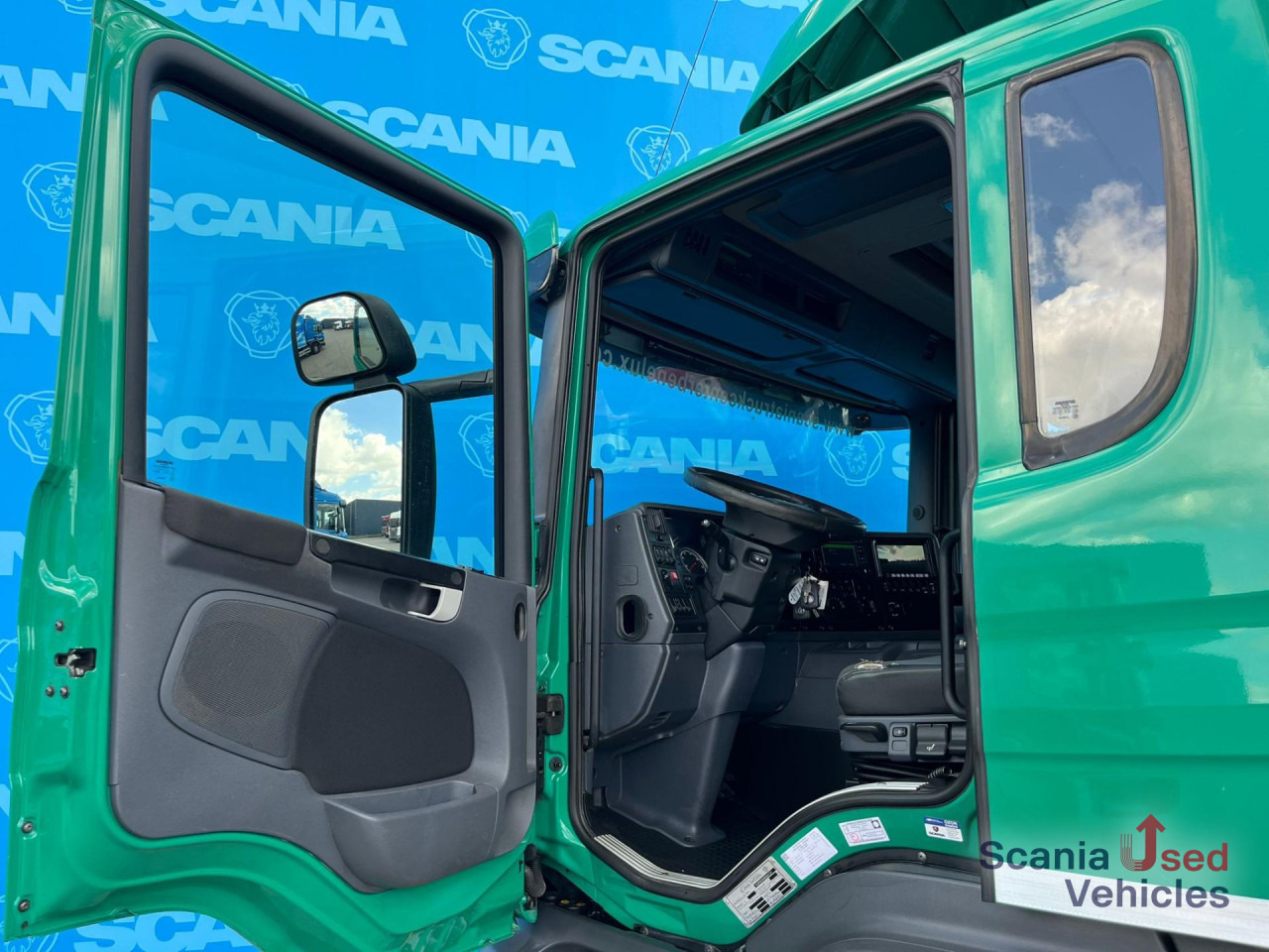 SCANIA P 320 DB6x2*4MNB RETARDER FULL AIR 8T TAIL LIFT 2T - 厢式卡车:图5 SCANIA P 320 DB6x2*4MNB RETARDER FULL AIR 8T TAIL LIFT 2T - 厢式卡车:图5