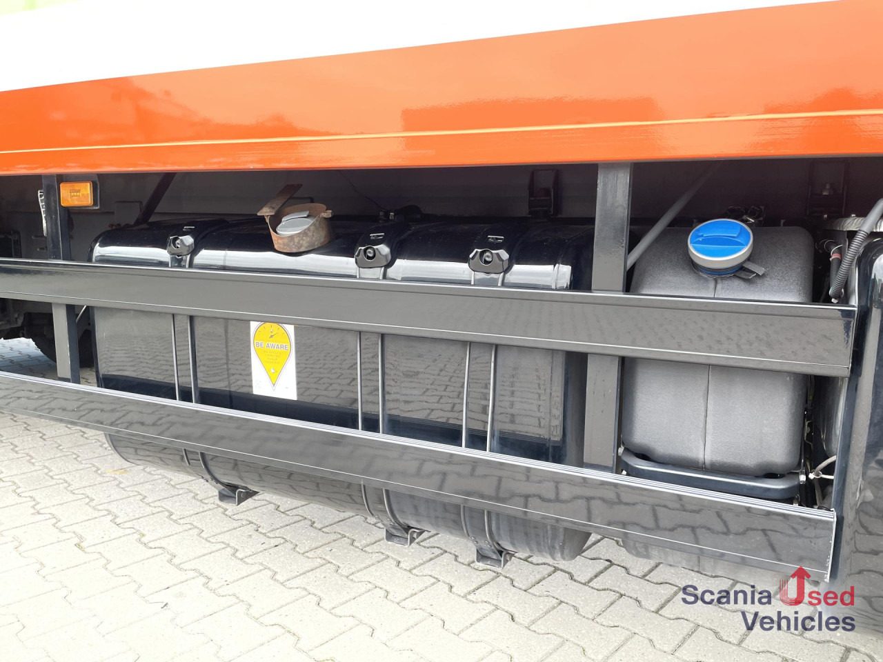 SCANIA P 370 LB4x2MNB RETARDER FULL AIR 705X245X235 - 厢式卡车:图2 SCANIA P 370 LB4x2MNB RETARDER FULL AIR 705X245X235 - 厢式卡车:图2