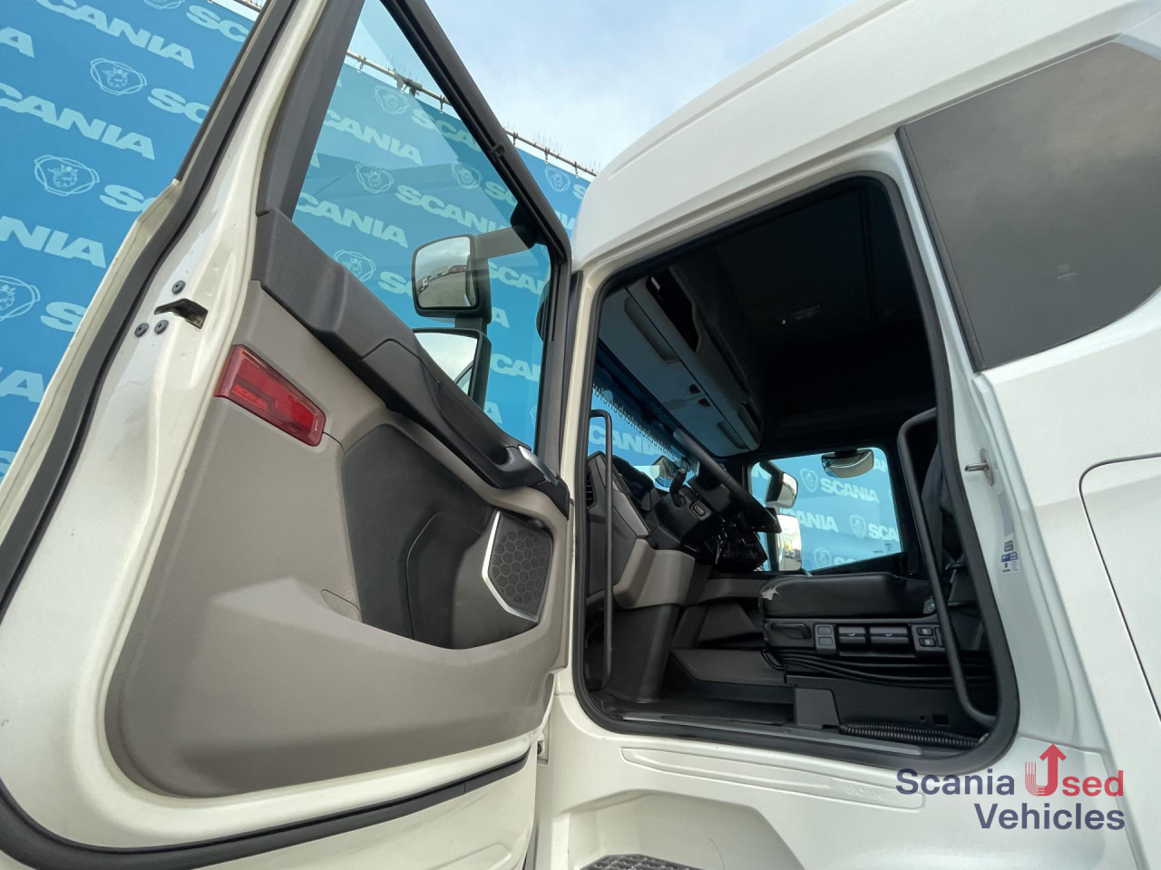 SCANIA R 410 A4x2NA DIFF-L RETARDER LED SMART 2 - 牵引车:图3 SCANIA R 410 A4x2NA DIFF-L RETARDER LED SMART 2 - 牵引车:图3