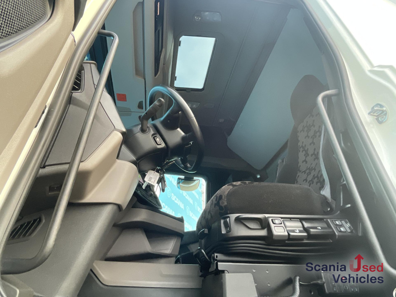 SCANIA R 450 A4x2NB DIFF-L RETARDER FULL AIR 8T ACC - 牵引车:图4 SCANIA R 450 A4x2NB DIFF-L RETARDER FULL AIR 8T ACC - 牵引车:图4