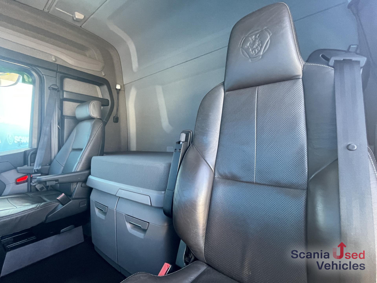 SCANIA S 410 A6x2/4LB RETARDER LED NAVI FULL AIR ACC - 牵引车:图4 SCANIA S 410 A6x2/4LB RETARDER LED NAVI FULL AIR ACC - 牵引车:图4