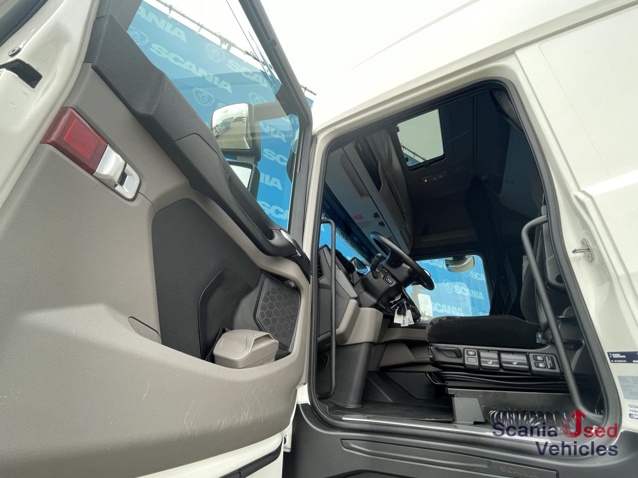 SCANIA S 500 A4x2NB RETARDER P-AIRCO FULL AIR 8T ACC - 牵引车:图4 SCANIA S 500 A4x2NB RETARDER P-AIRCO FULL AIR 8T ACC - 牵引车:图4